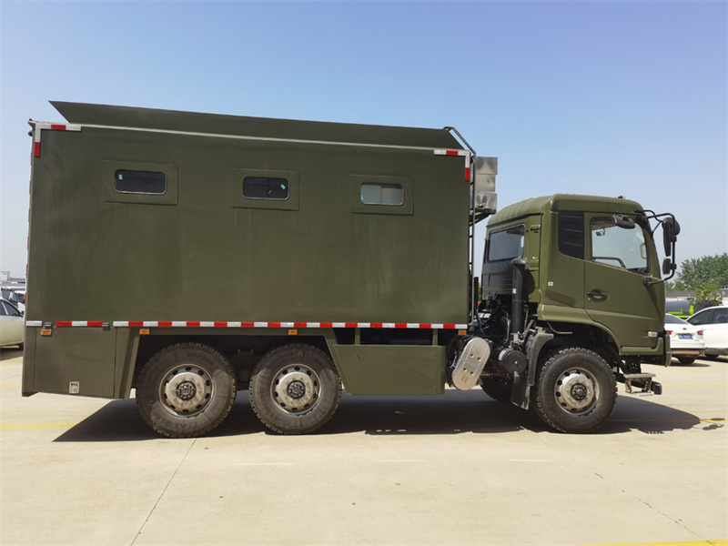 东风六驱200人越野炊事车