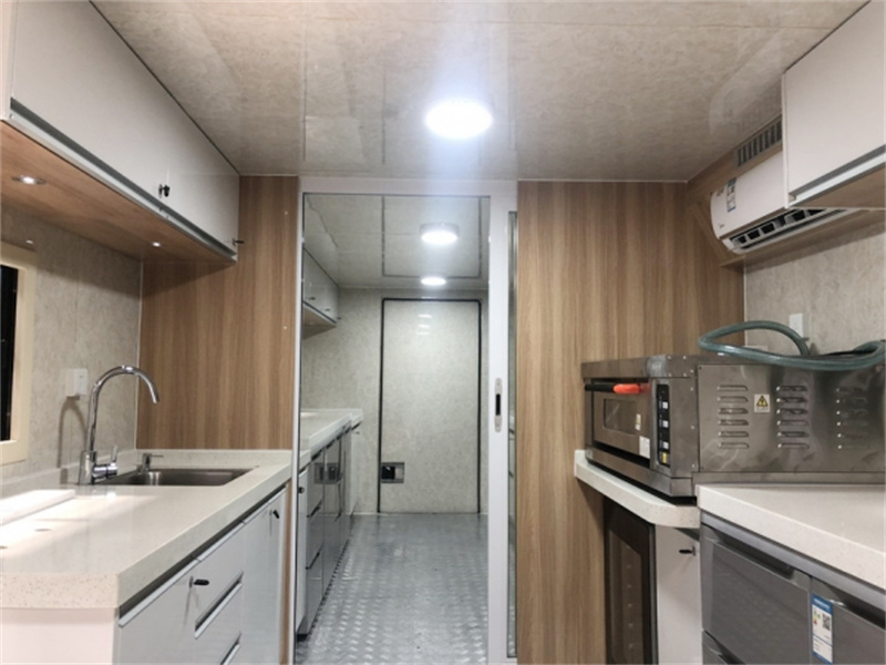 重汽豪沃TG5餐车