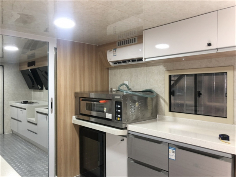 重汽豪沃TG5餐车