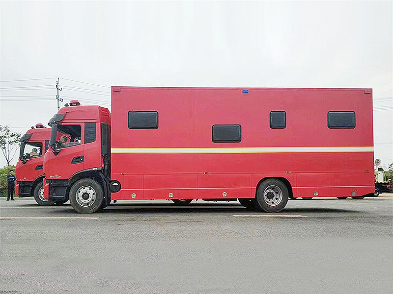 东风天锦KR宿营车