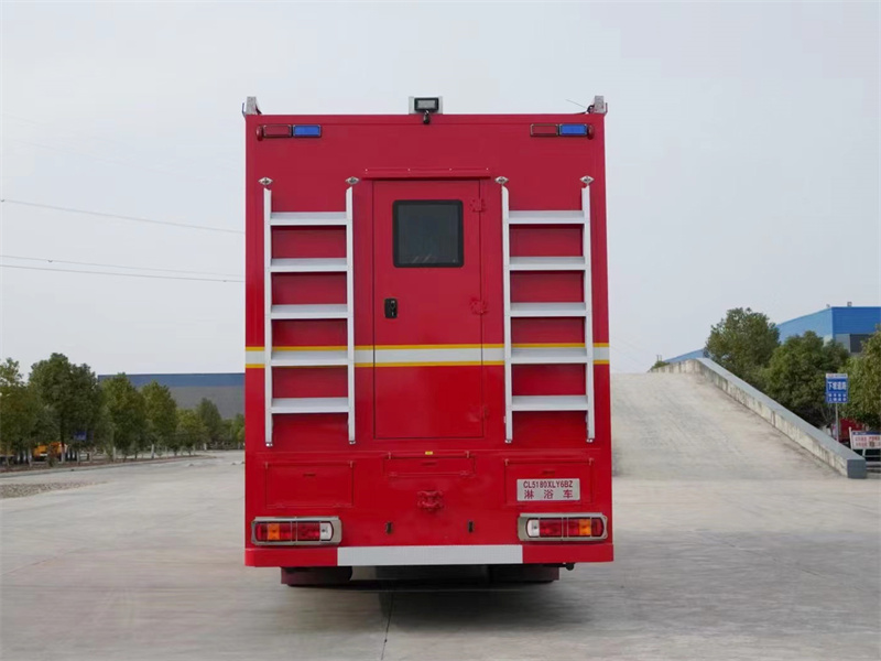 重汽牌单桥淋浴车