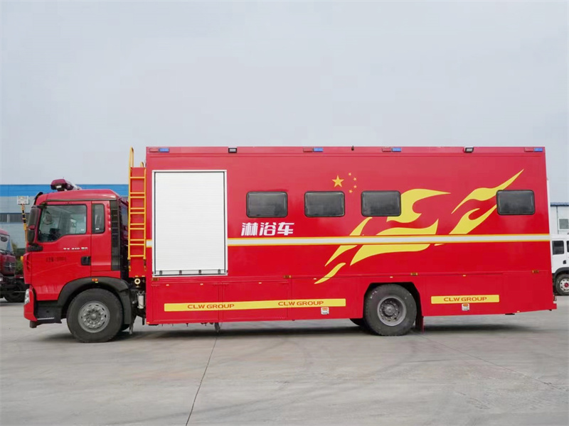 重汽牌单桥淋浴车