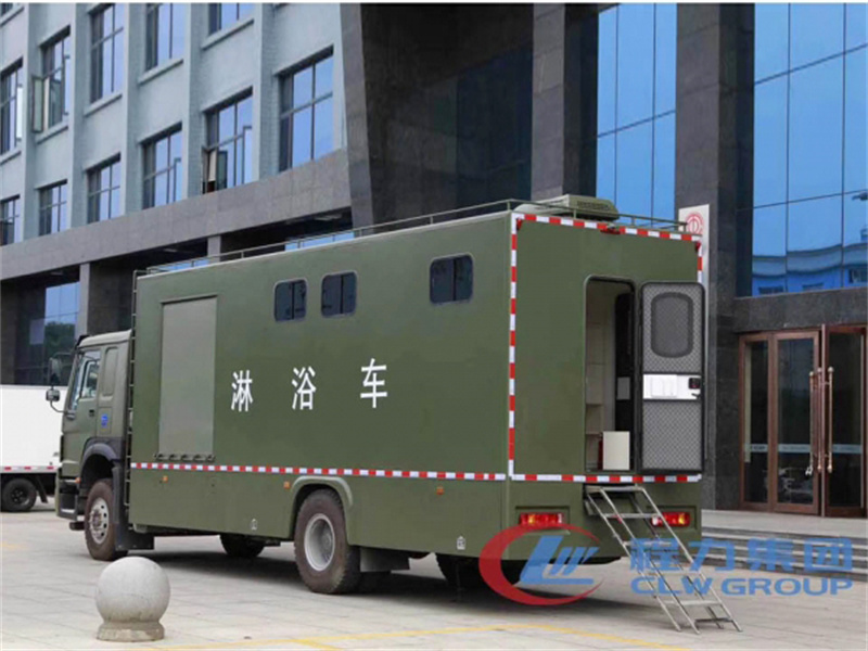 重汽豪沃淋浴车