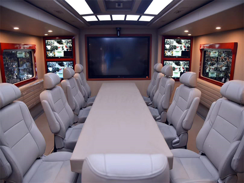 重汽汕德卡应急指挥车