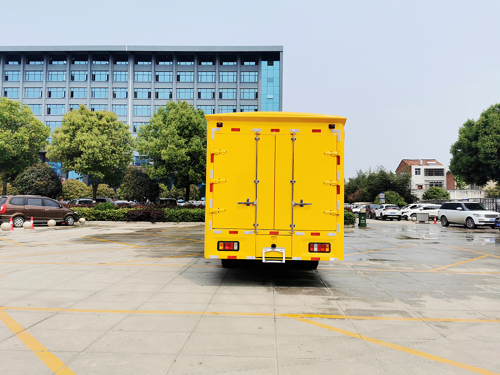 五十铃双排座救险车