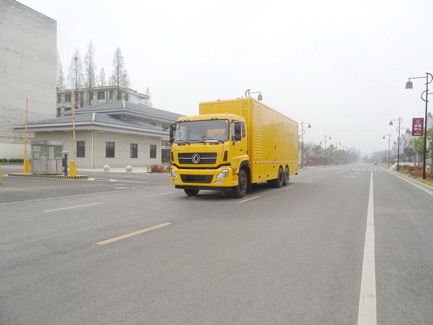 东风天龙后双桥应急电源车