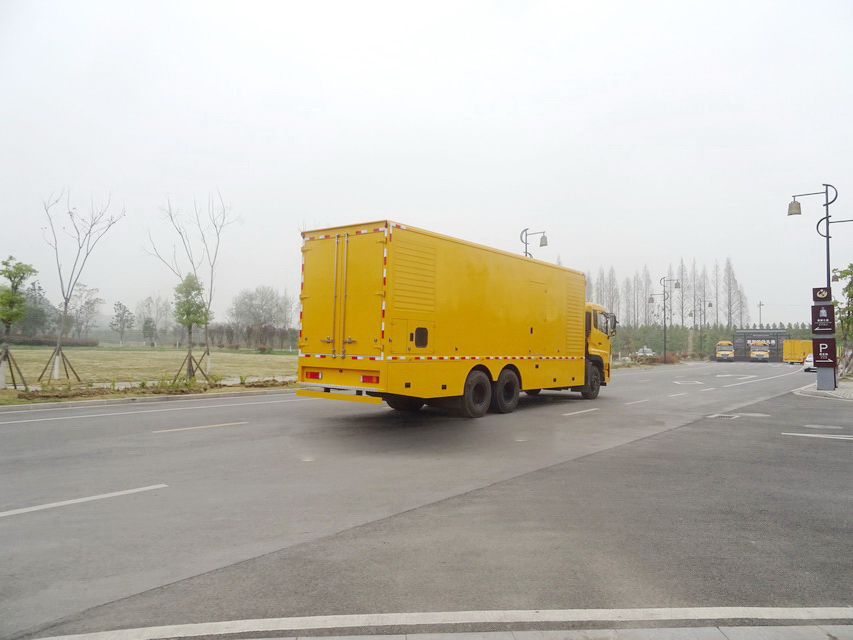 东风天龙后双桥应急电源车