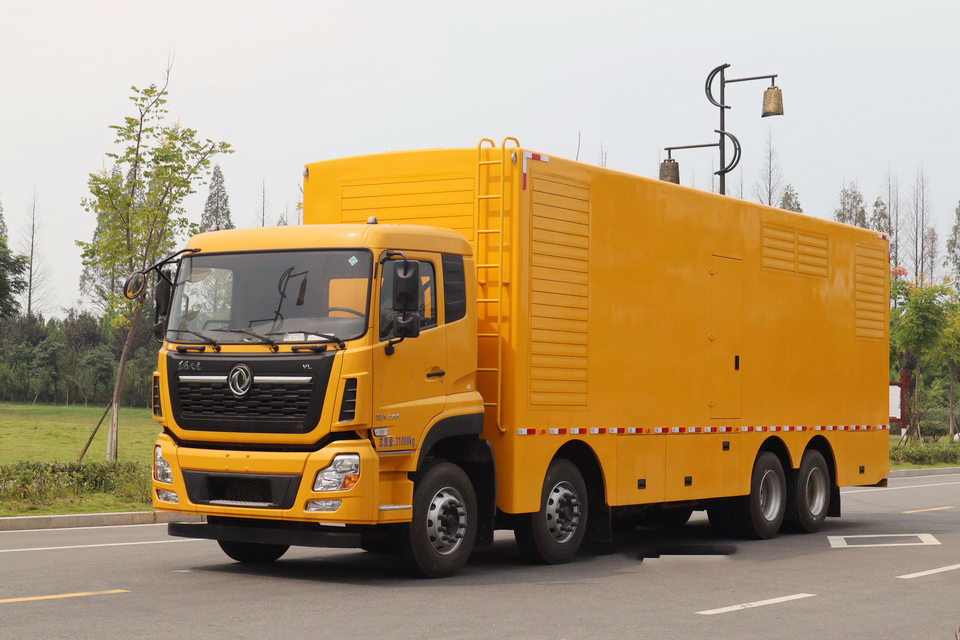 东风前四后八移动电源车