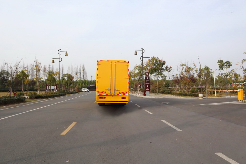 150KW五十铃应急电源车