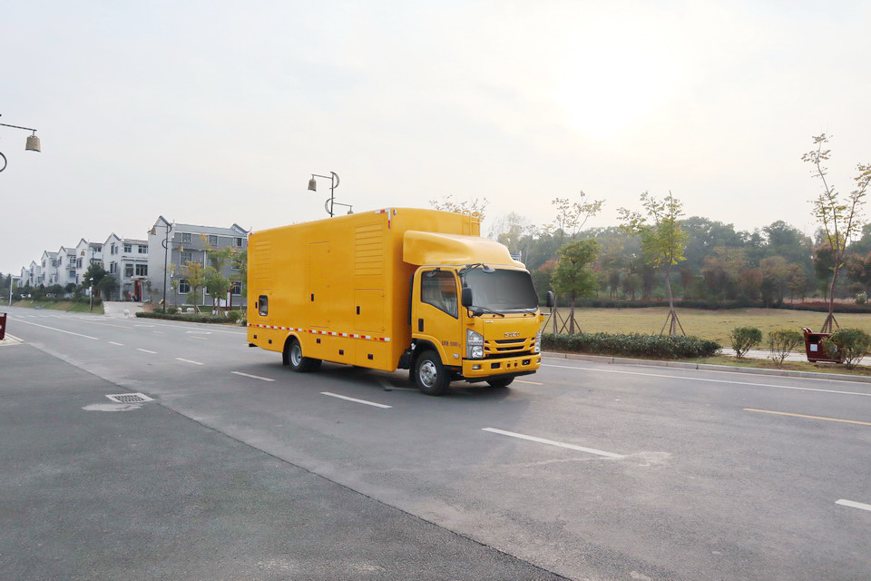 150KW五十铃应急电源车