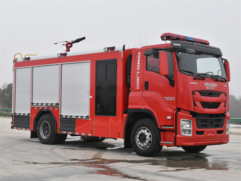 6.3吨  国六  五十铃FVR泡沫消防车（内藏） 独立乘员室