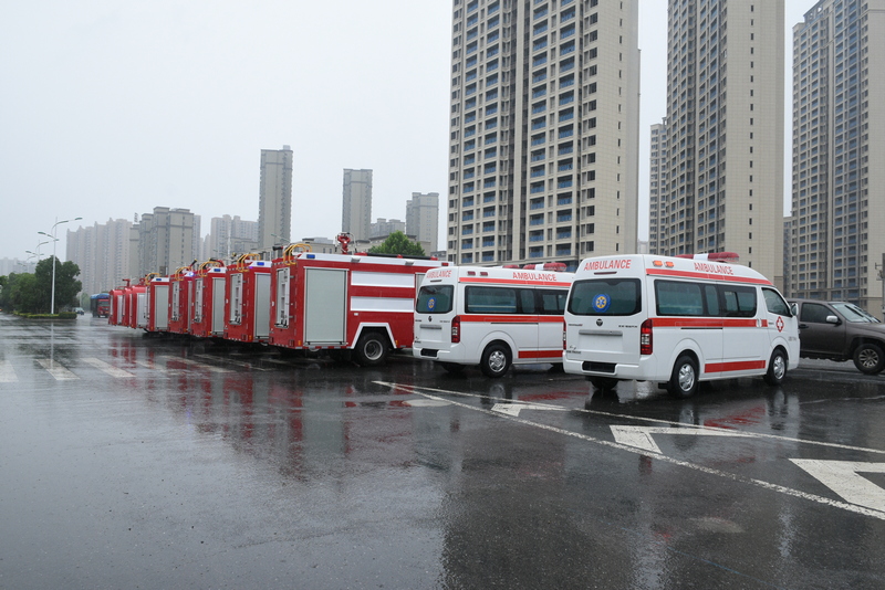2輛福田G7救護車 10輛豪沃消防車