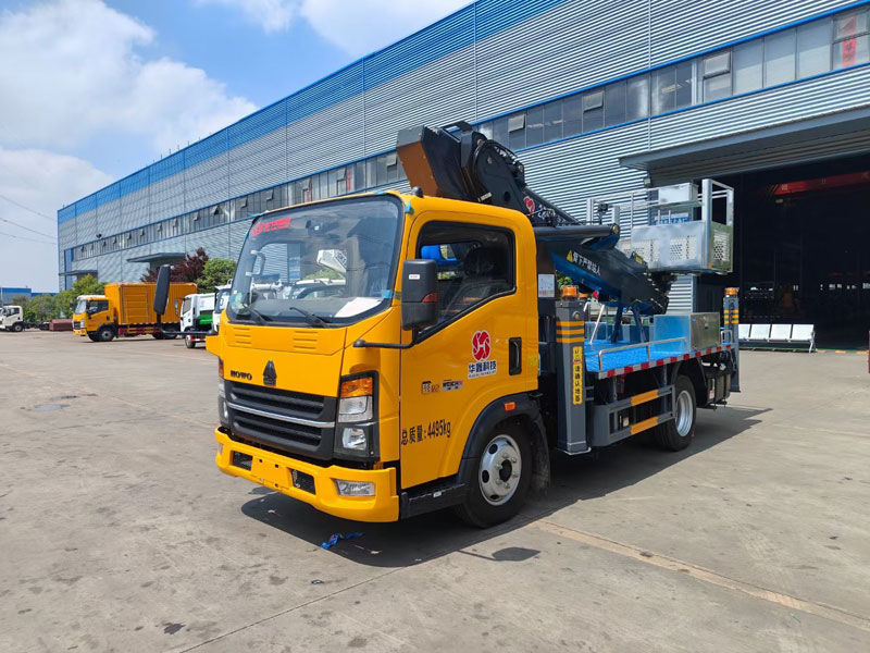 重汽豪沃28米蓝牌高空作业车
