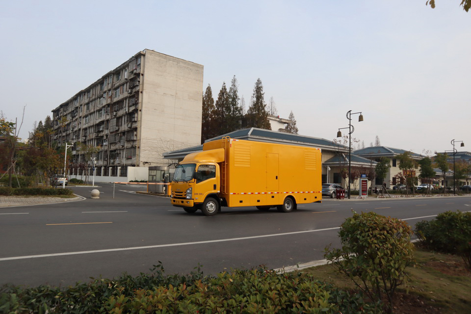 五十铃100-150KW应急电源车