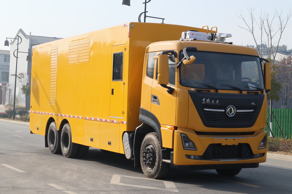 东风天龙后双桥电源车带休息室800-1000kw