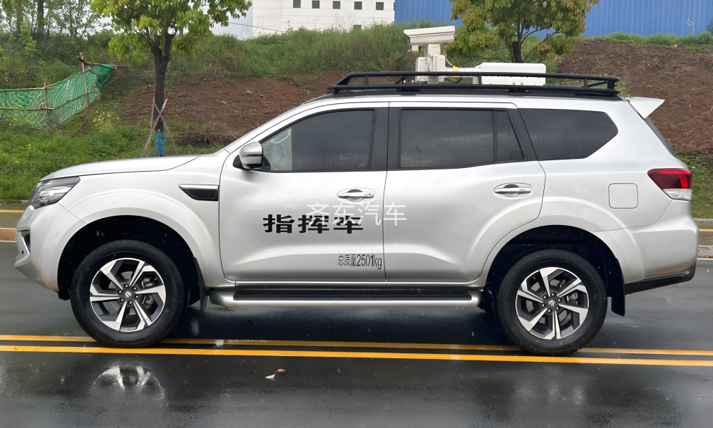 江铃福特指挥车