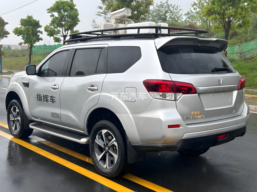 江铃福特指挥车
