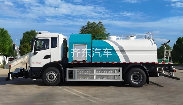 东风纯电动护栏清洗车