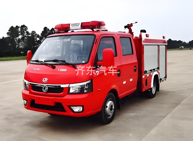 东风途逸1吨水罐消防车