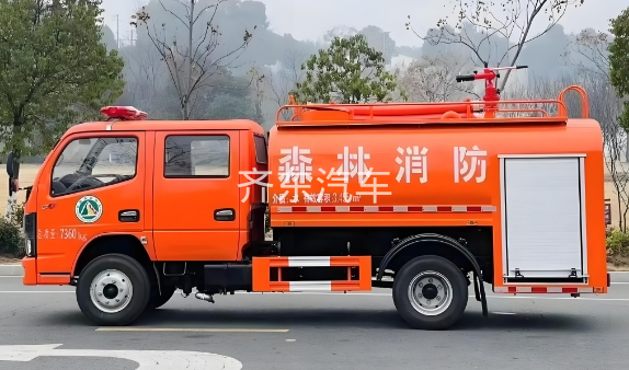 东风小多利卡5方消防洒水车