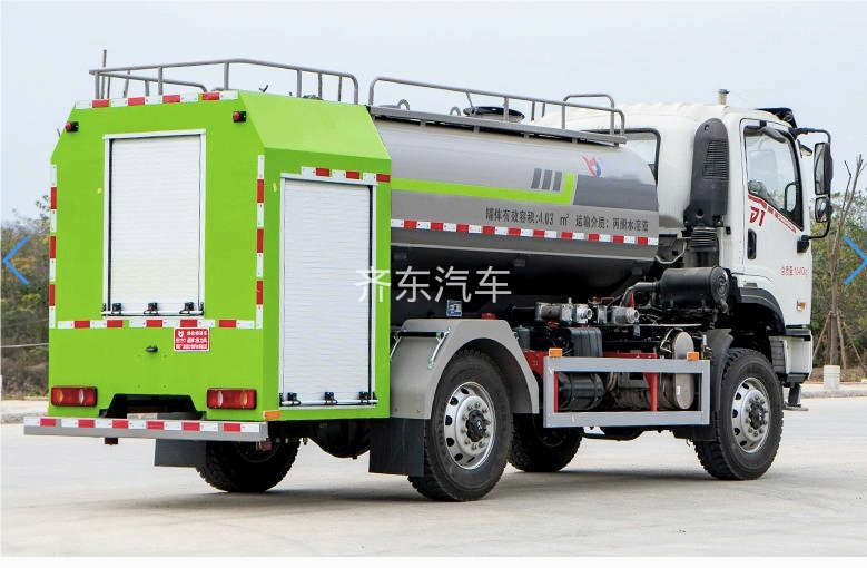 东风小多利卡5方消防洒水车