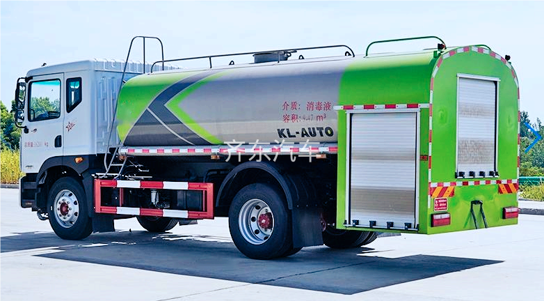 东风小多利卡5方消防洒水车