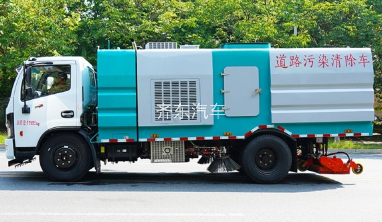 国六东风小多利卡深度保洁车