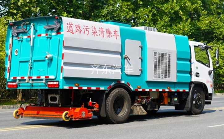 国六东风小多利卡深度保洁车