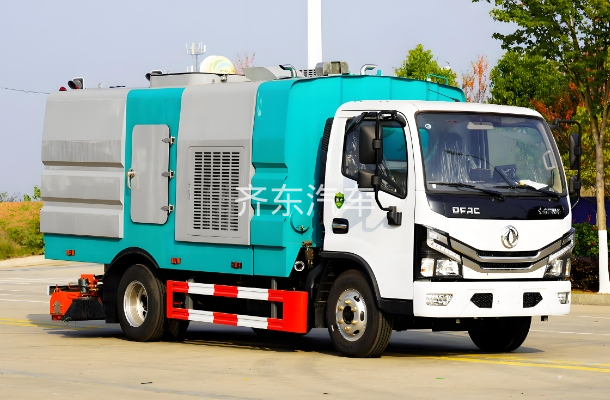 国六东风小多利卡深度保洁车
