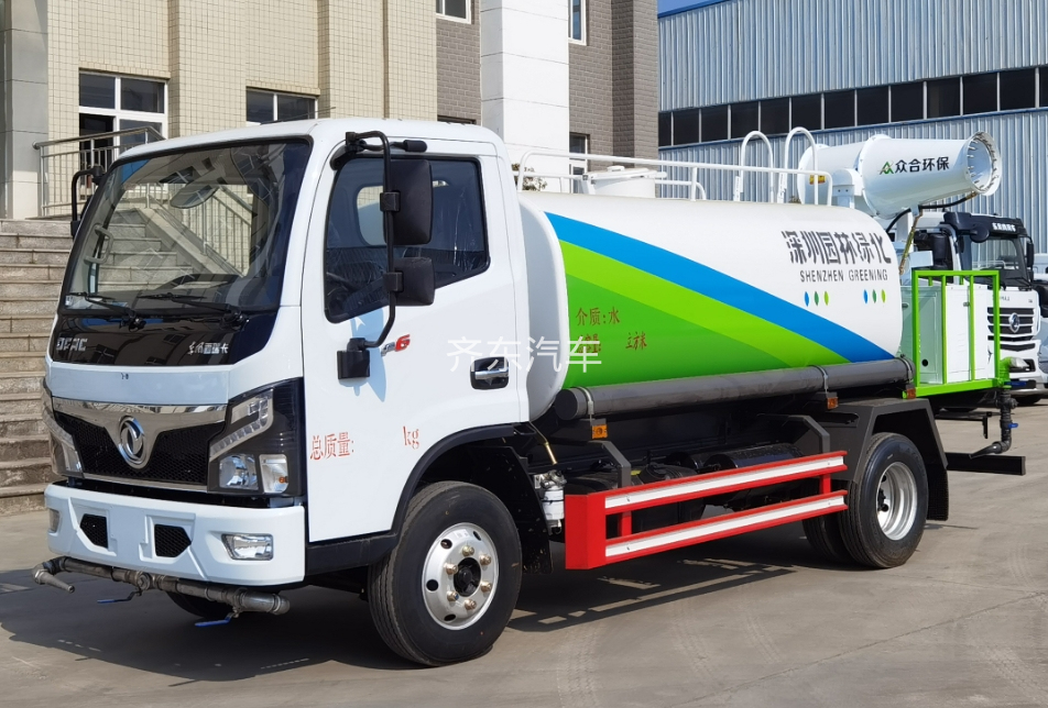 国六东风小福瑞卡  5吨 喷雾车
