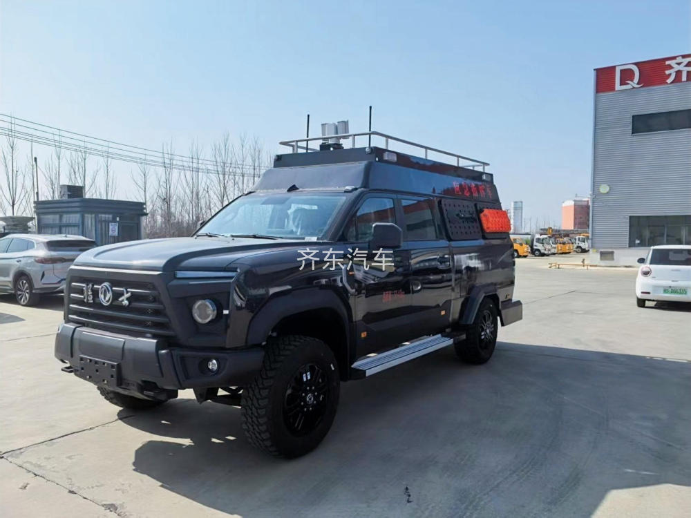 江铃福特指挥车