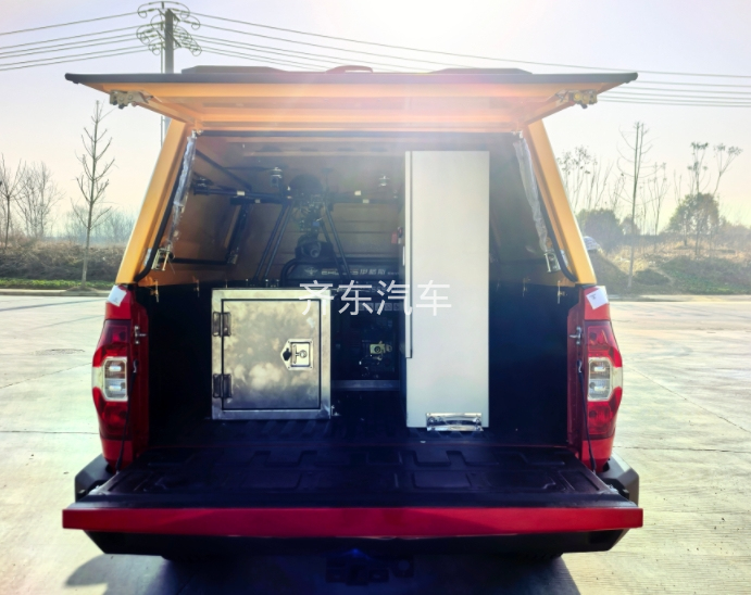 江铃福特指挥车