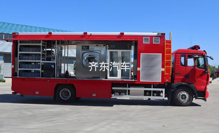 重汽豪沃被服洗涤车