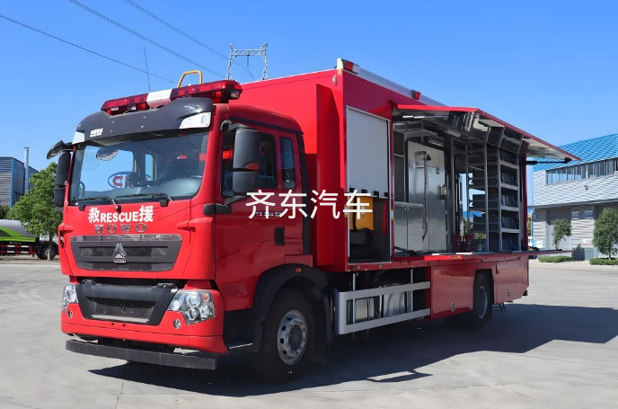 重汽豪沃被服洗涤车