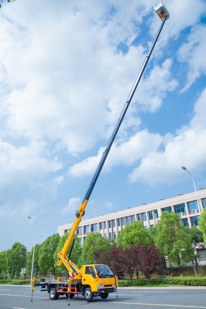 江铃顺达轻量化27米高空作业车