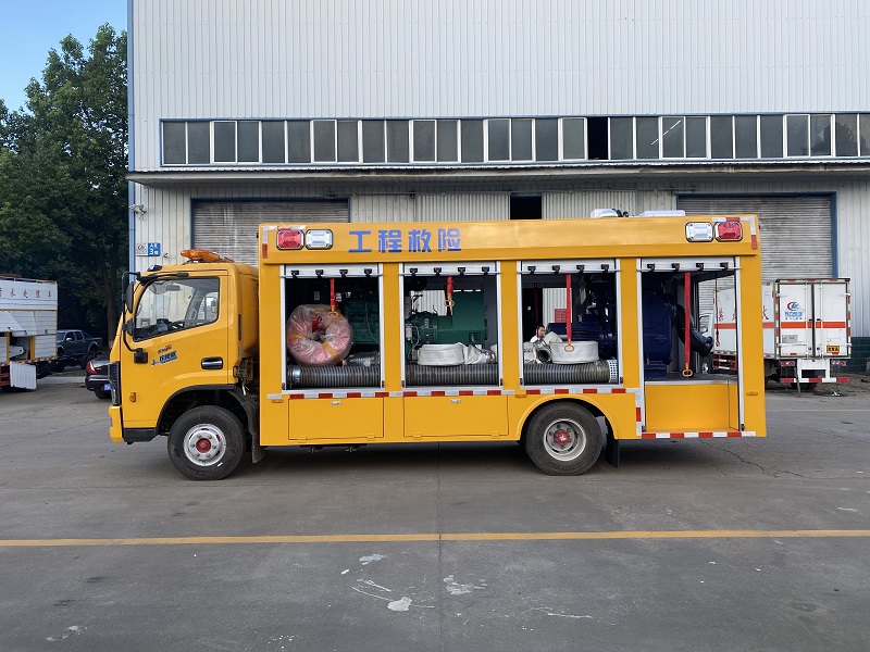 东风大多利卡救险车. 东风大多利卡救险车.