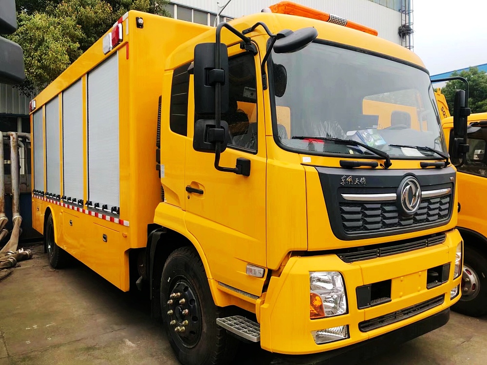東風(fēng)天錦大流量排水搶險車[3000-4000m3/h]