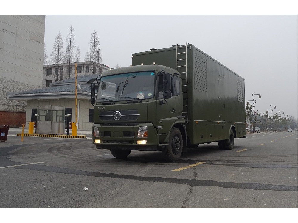 東風(fēng)天錦大流量排水搶險車[3000-4000m3/h]