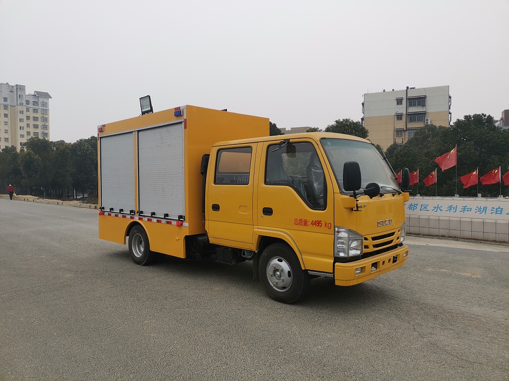 慶鈴雙排座工程救險車[1000-2000m3/h]