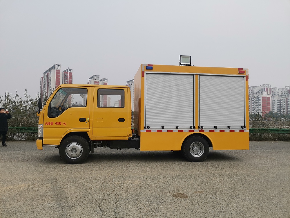 慶鈴雙排座工程救險車[1000-2000m3/h]