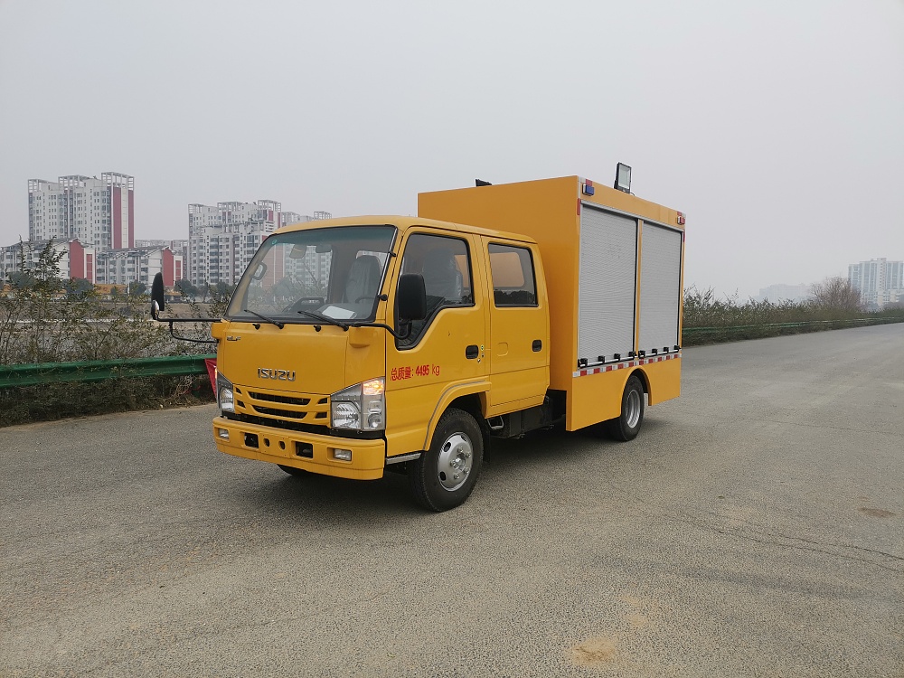 慶鈴雙排座工程救險車[1000-2000m3/h]