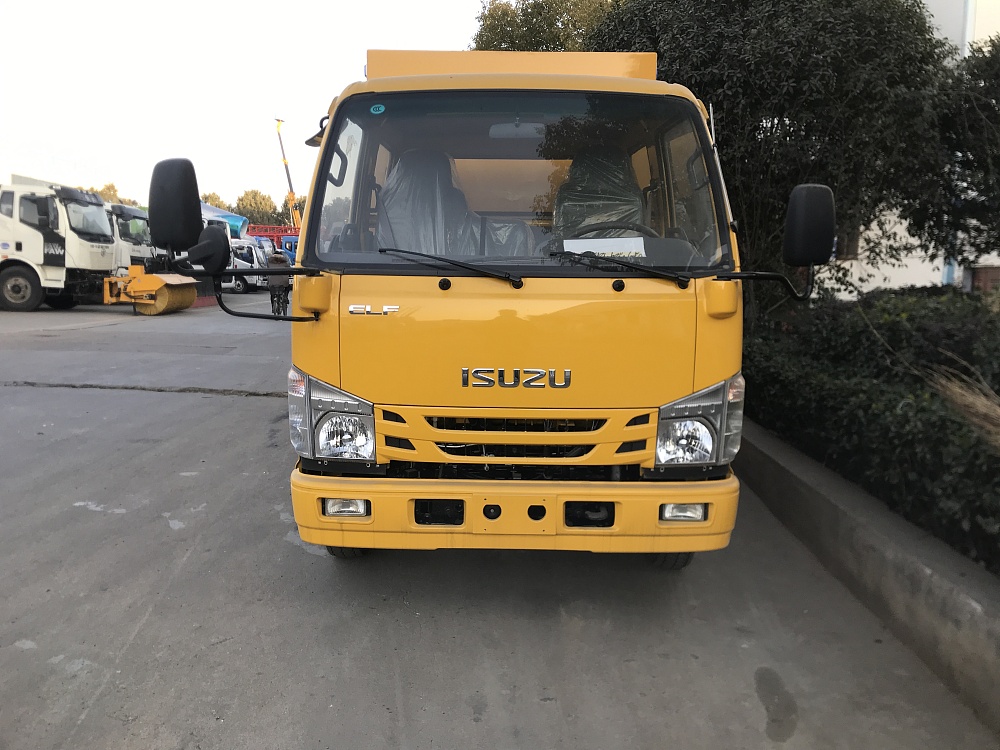 慶鈴雙排座工程救險車[1000-2000m3/h]