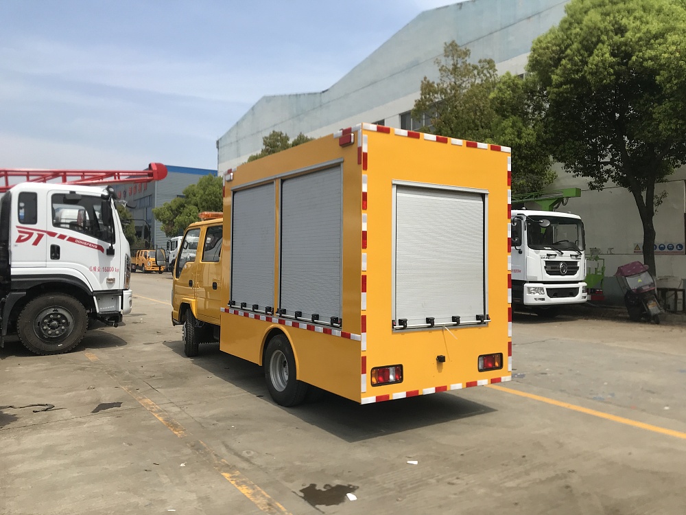 慶鈴雙排座工程救險車[1000-2000m3/h]
