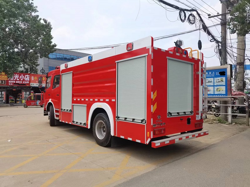 东风华神(7.7吨)泡沫消防车 东风华神(7.7吨)泡沫消防车