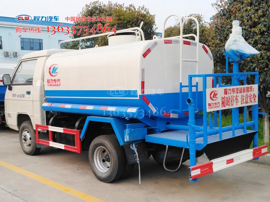 2方运水车 福田小型洒水车
