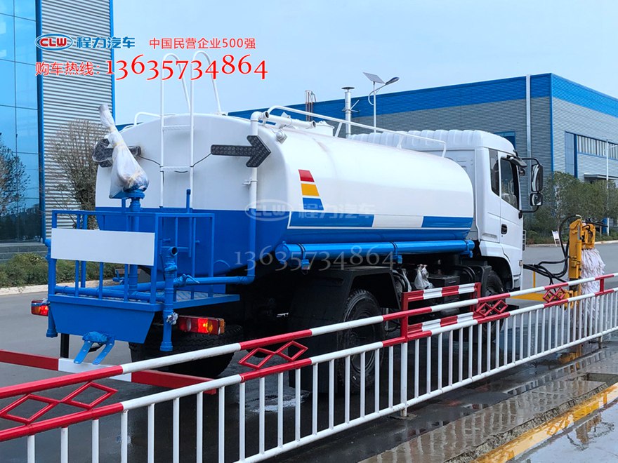 东风洒水车加装多功能城市护栏清洗机