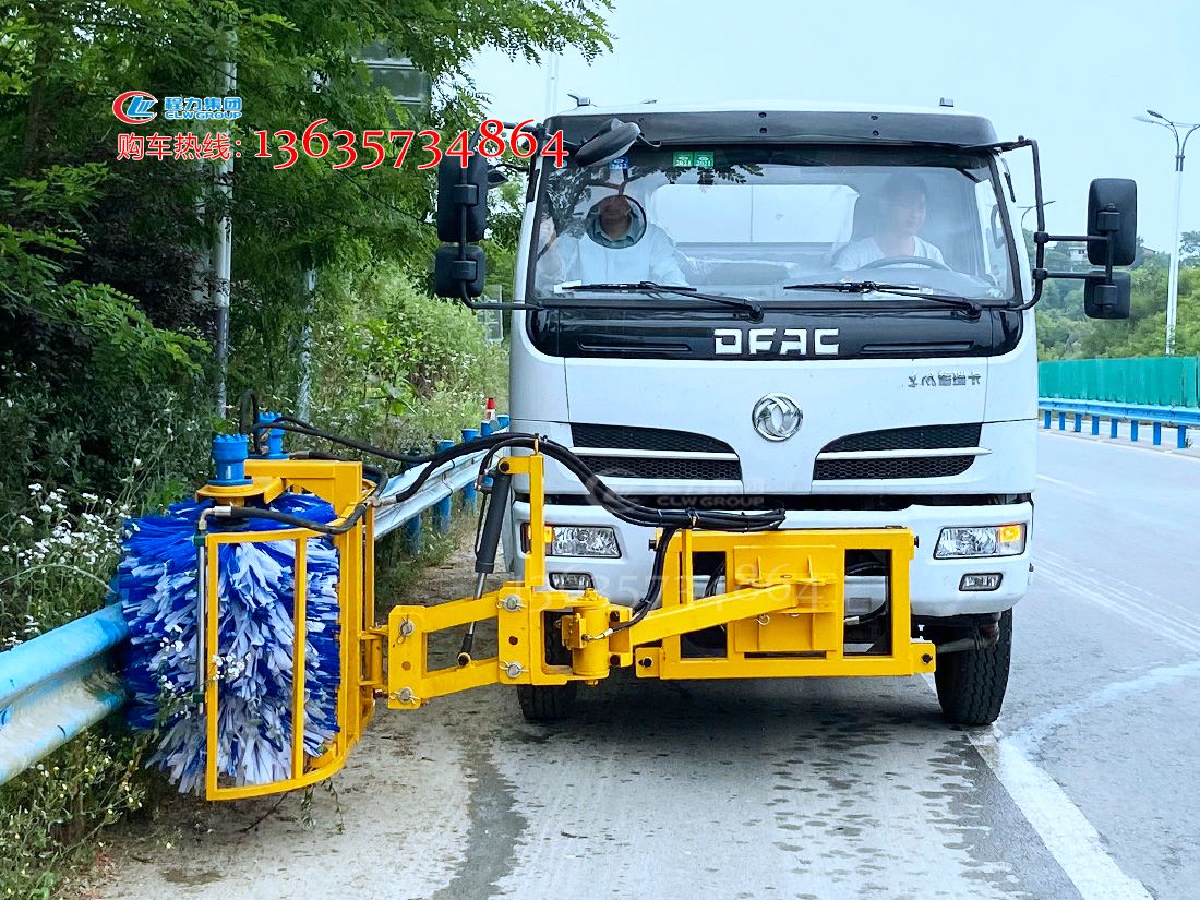 隔离护栏清洗车 高速公路护栏清洗板清洗车
