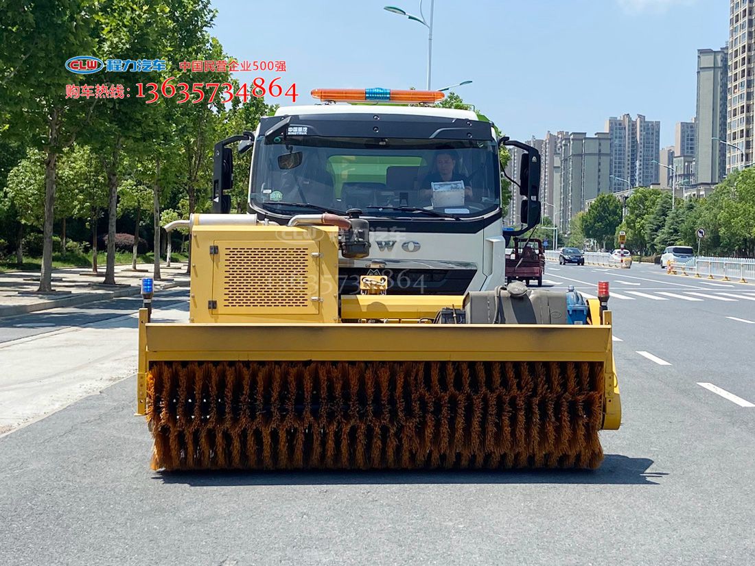 重汽HOWO洗扫车3米自带动力滚扫 扫雪刷 除雪滚