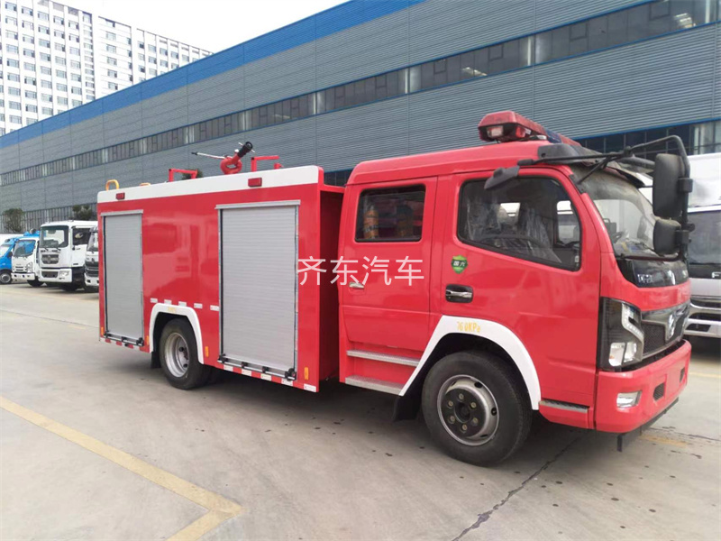 HOWO 8.1吨水罐消防车