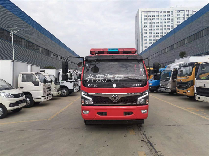 HOWO 8.1吨水罐消防车